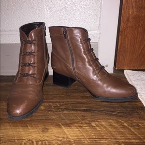 Brown semi-high heeled booties
